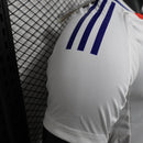 camisa-camiseta-olympique-lyonnais-adidas-emirates-fly-better-versao-versao-jogador-masculina-24-25-home-casa-i-principal-1-vermelha-vermelho-azul-branca-branco_10