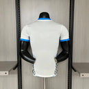 camisa-camiseta-olympique-marseille-puma-cmacgm-versao-versao-jogador-masculina-24-25-home-casa-i-principal-1-azul-branca-branco_5