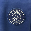 camisa-camiseta-paris-saint-germain-psg-jordan-qatar-airways-versao-versao-torcedor-masculina-24-25-fourth-away-fora-iv-quarta-4-branca-branco-azul_4