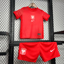 camisa-camiseta-polonia-polonia-selecao-selecao-polonesa-nike-versao-versao-torcedor-conjunto-infantil-shorts-24-25-away-fora-ii-secundaria-2-vermelha-branca-vermelho-branco_2