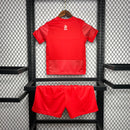 camisa-camiseta-polonia-polonia-selecao-selecao-polonesa-nike-versao-versao-torcedor-conjunto-infantil-shorts-24-25-away-fora-ii-secundaria-2-vermelha-branca-vermelho-branco_3