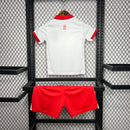 camisa-camiseta-polonia-polonia-selecao-selecao-polonesa-nike-versao-versao-torcedor-conjunto-infantil-shorts-24-25-home-casa-i-principal-1-vermelha-branca-vermelho-branco_4