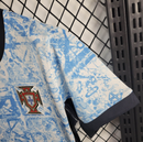 camisa-camiseta-portugal-selecao-selecao-nike-portuguesa-versao-versao-torcedor-feminina-24-25-away-fora-ii-secundaria-2-cr7-cristiano-ronaldo-branca-branco-vermelha-vermelho-azul_5