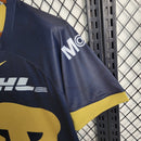 camisa-camiseta-pumas-nike-dhl-versao-versao-torcedor-masculina-23-24-away-fora-ii-secundaria-2-preto-preta-dourado-dourada-amarela-amarelo_5
