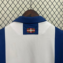 camisa-camiseta-real-sociedad-macron-yasuda-group-versao-versao-torcedor-masculina-24-25-home-casa-i-principal-1-azul-branca-branco_5