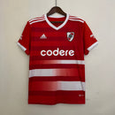 camisa-camiseta-river-plate-codere-adidas-versao-versao-torcedor-masculina-23-24-away-fora-ii-secundaria-2-vermelha-branca-vermelho-branco_1