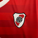 camisa-camiseta-river-plate-codere-adidas-versao-versao-torcedor-masculina-23-24-away-fora-ii-secundaria-2-vermelha-branca-vermelho-branco_9