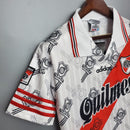 camisa-camiseta-river-plate-quilmes-adidas-versao-versao-retro-retro-torcedor-masculina-95-96-home-casa-i-principal-1-vermelha-branca-vermelho-branco_6