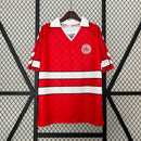 camisa-camiseta-selecao-selecao-dinamarca-dinamarquesa-hummel-versao-versao-torcedor-masculina-1988-home-casa-i-principal-1-vermelha-vermelho-branca-branco-retro-retro_1