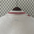 camisa-camiseta-selecao-selecao-dinamarca-dinamarquesa-hummel-versao-versao-torcedor-masculina-24-25-away-fora-ii-secundaria-2-vermelha-vermelho-branca-branco_3