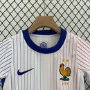 camisa-camiseta-selecao-selecao-francesa-franca-franca-nike-versao-versao-torcedor-conjunto-infantil-shorts-24-25-away-fora-ii-secundaria-2-azul-branca-branco-vermelha-vermelho_7