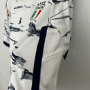 camisa-camiseta-selecao-selecao-italiana-italia-italia-adidas-versao-versao-torcedor-masculina-23-24-away-fora-ii-secundaria-2-azul-verde-vermelha-vermelho-branca-branco-preto-preta_3