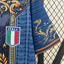 camisa-camiseta-selecao-selecao-italiana-italia-italia-adidas-versao-versao-torcedor-masculina-24-25-edicao-edicao-especial-azul-verde-vermelha-vermelho-branca-branco-dourada-dourado_3549c27d-fd28-416b-96ea-52e6b37dcd83