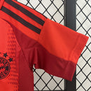 camisa-camiseta-shorts-bayern-munchen-adidas-T-versao-versao-torcedor-conjunto-infantil-kids-24-25-home-casa-i-principal-1-vermelha-vermelho-preta-preto_4