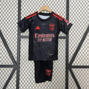 camisa-camiseta-shorts-benfica-adidas-emirates-fly-better-versao-versao-torcedor-conjunto-infantil-kids-24-25-away-fora-ii-secundaria-2-vermelha-vermelho-preto-preta_1
