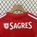 camisa-camiseta-shorts-benfica-adidas-emirates-fly-better-versao-versao-torcedor-conjunto-infantil-kids-24-25-home-casa-i-principal-1-vermelha-vermelho-branca-branc_4