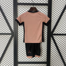 camisa-camiseta-shorts-paris-saint-germain-psg-jordan-qatar-airways-versao-versao-torcedor-conjunto-infantil-kids-24-25-third-away-fora-iii-terceira-3-bege-preta-pret_8