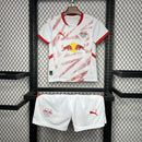 camisa-camiseta-shorts-red-bull-rb-leipzig-puma-versao-versao-torcedor-conjunto-infantil-kids-24-25-home-casa-i-principal-1-vermelha-vermelho-branca-branco_1