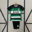 camisa-camiseta-sporting-lisboa-nike-betano-super-bock-versao-versao-torcedor-conjunto-infantil-shorts-24-25-home-casa-i-principal-1-verde-branco-branca-preta-preto_1