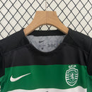 camisa-camiseta-sporting-lisboa-nike-betano-super-bock-versao-versao-torcedor-conjunto-infantil-shorts-24-25-home-casa-i-principal-1-verde-branco-branca-preta-preto_8