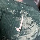 camisa-camiseta-tottenham-spurs-nike-aia-versao-jogador-masculina-24-25-third-away-iii-3-terceira-verde-branca-branco-galaxia_5
