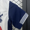camisa-camiseta-tottenham-spurs-nike-aia-versao-torcedor-conjunto-infantil-24-25-home-casa-i-1-principal-azul-preta-preto-vermelha-vermelho-branca-branc_3