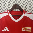 camisa-camiseta-union-berlin-adidas-versao-versao-torcedor-masculina-24-25-home-casa-i-principal-1-vermelha-branco-branca-vermelho_4