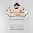 camisa-camiseta-venezia-kappa-versao-versao-torcedor-masculina-22-23-away-fora-ii-secundaria-2-branca-branco-dourada-dourado_1