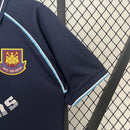 camisa-camiseta-west-ham-united-fila-dr-martens-versao-torcedor-masculina-99-01-third-away-fora-iii-terceira-3-vinho-azul-branca-branco-retro_4