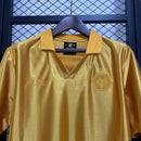 camisa-camiseta-wolverhampton-wolves-debet-sudu-versao-torcedor-masculina-24-25-comemorativa-70-anos-amarela-amarelo-laranja-preta-preto-dourada-dourado_1_3