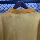 camisa-camiseta-wolverhampton-wolves-debet-sudu-versao-torcedor-masculina-24-25-comemorativa-70-anos-amarela-amarelo-laranja-preta-preto-dourada-dourado_1_8