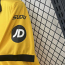 camisa-camiseta-wolverhampton-wolves-debet-sudu-versao-torcedor-masculina-25-26-home-casa-i-principal-1-laranja-amarela-amarelo-preta-preto_5